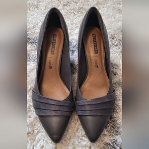Clarks Crewso 9M Madie GREY Leather Kitten Heels Pumps Business Casual Shoe
